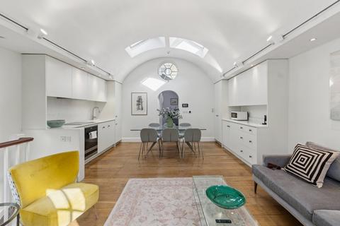 undefined, St. Petersburgh Mews, London