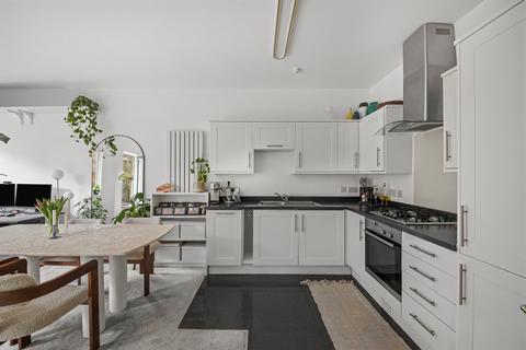 1 bedroom flat for sale, Westbourne Grove, London