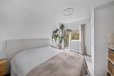 1 bedroom flat for sale, Westbourne Grove, London