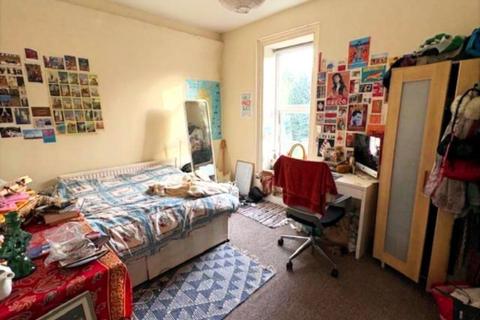 3 bedroom terraced house for sale, Cliff Lane, Leeds