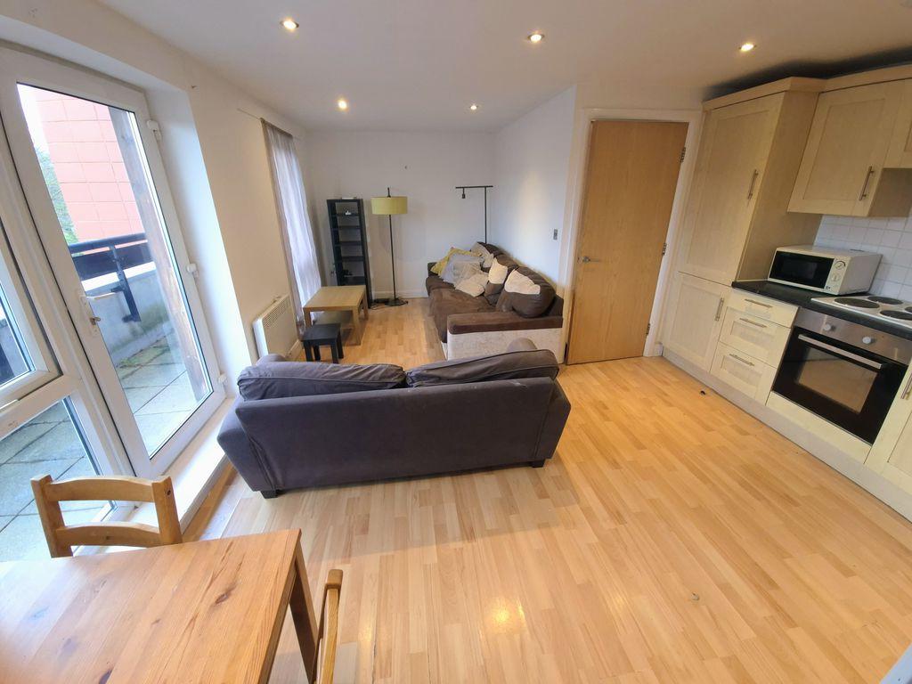 Apartment in Leeds, Hyde Park, West Yorkshire - View 3