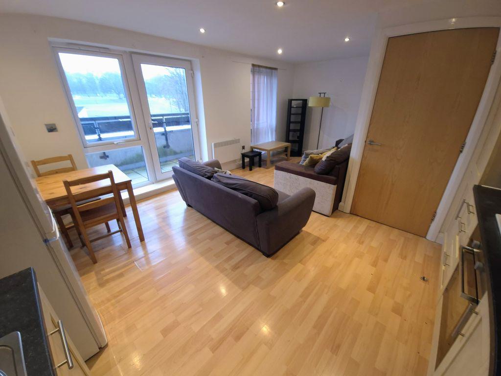 Apartment in Leeds, Hyde Park, West Yorkshire - View 4