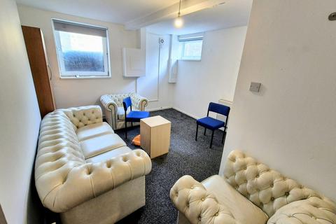 6 bedroom end of terrace house for sale, Regent Park Terrace, Leeds