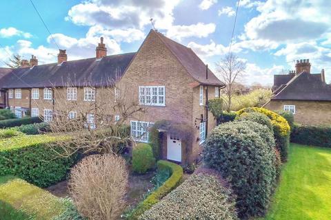 Asmuns Place, Hampstead Garden Suburb, NW11