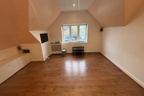 2 bedroom flat to rent, Amber House, Honeypot Lane, STANMORE, Middlesex, HA7 1AH