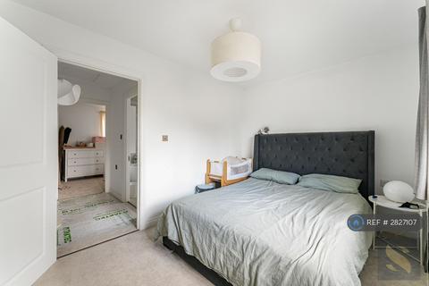 undefined, Alnwick Road, London, E16