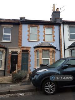 2 bedroom terraced house to rent, Hengaston St, Bristol, BS3
