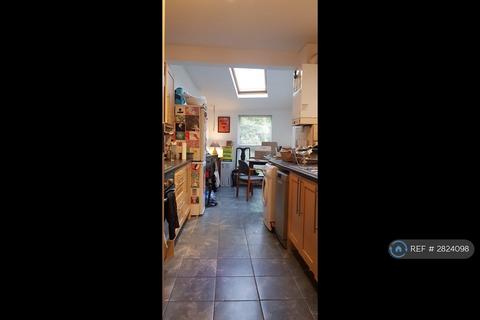 2 bedroom terraced house to rent, Hengaston St, Bristol, BS3