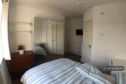 undefined, East Ferry Road, London, E14