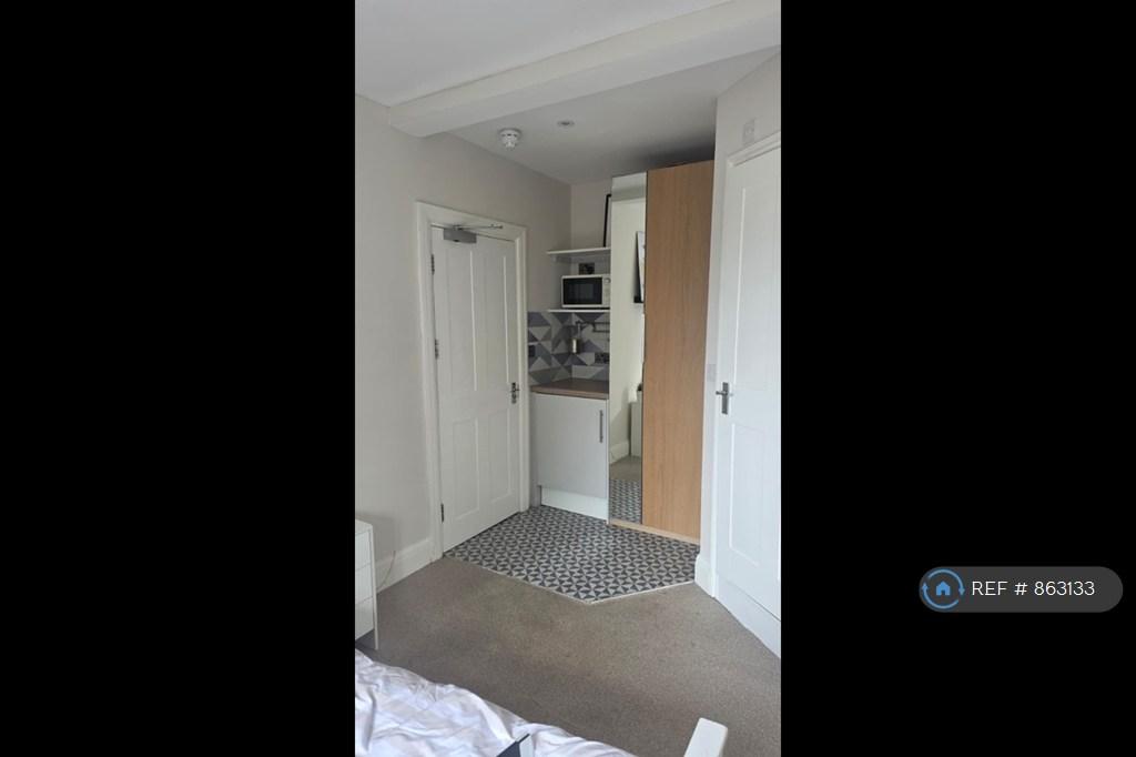 Room 4 (With Ensuite) £860/Pcm