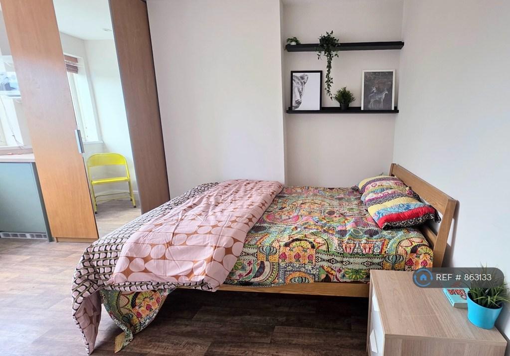 Room 2 (Top Floor) £750/Pcm Now Reserved