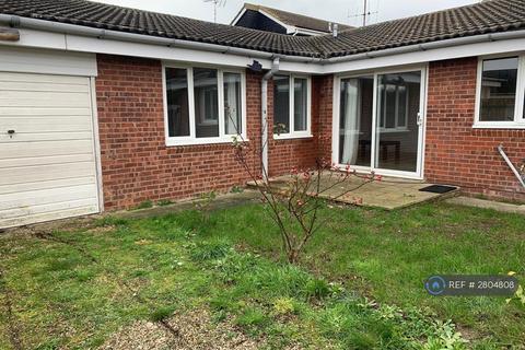 2 bedroom bungalow to rent, Littell Tweed, Chelmsford, CM2