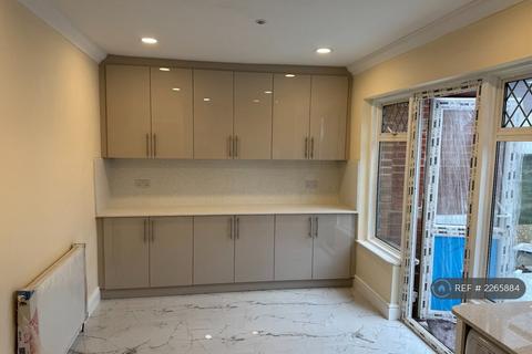 undefined, Waltham Avenue, Hayes, UB3