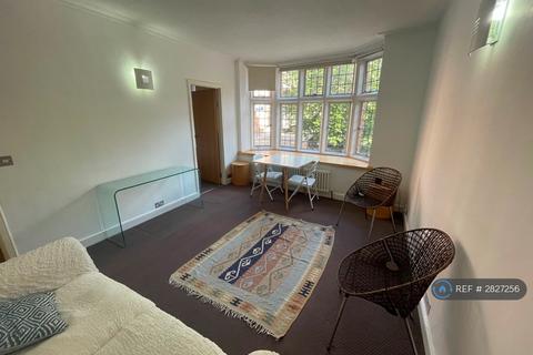 1 bedroom flat to rent, Queen Court, London, WC1N