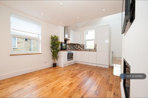 1 bedroom flat to rent, Bloemfontein Road, London, W12