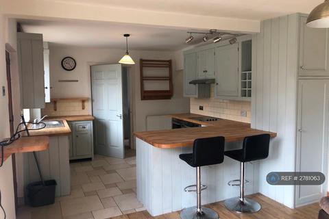 3 bedroom semi-detached house to rent, New Street, South Normanton, Alfreton, DE55