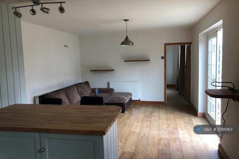 3 bedroom semi-detached house to rent, New Street, South Normanton, Alfreton, DE55