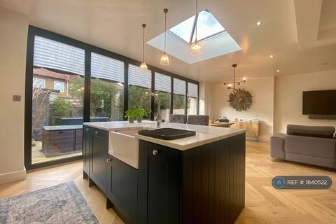 undefined, Willow Road, Enfield, EN1