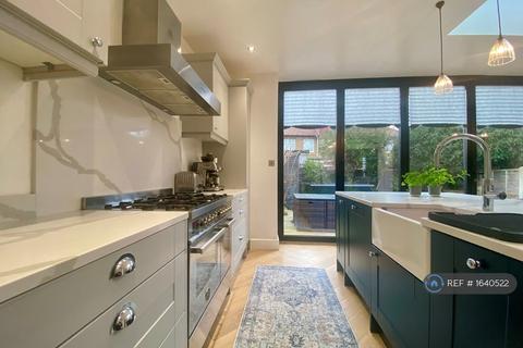 undefined, Willow Road, Enfield, EN1