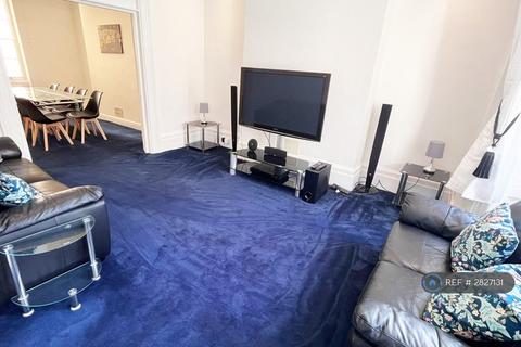 1 bedroom in a house share to rent, Lansdowne Place, Hove, BN3