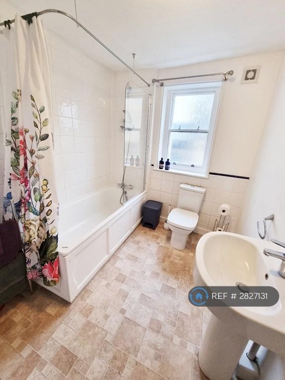 3rd Floor Bathroom With Overhead Shower