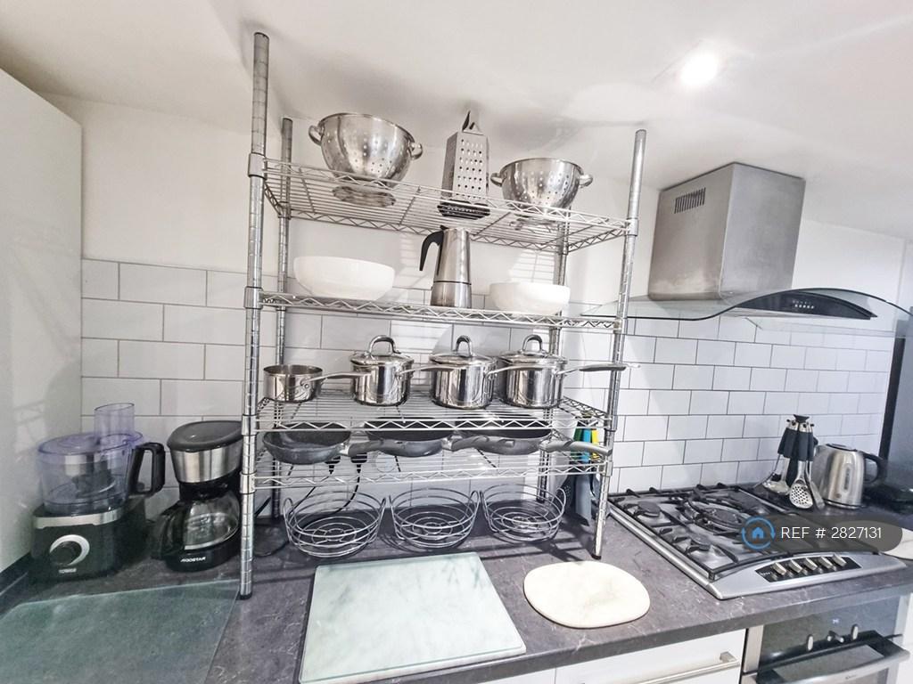 Fully Fitted And Equipped - Kitchenware Provided