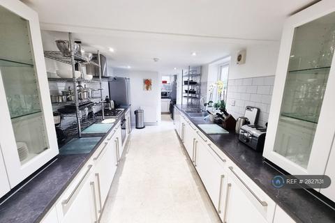 1 bedroom in a house share to rent, Lansdowne Place, Hove, BN3