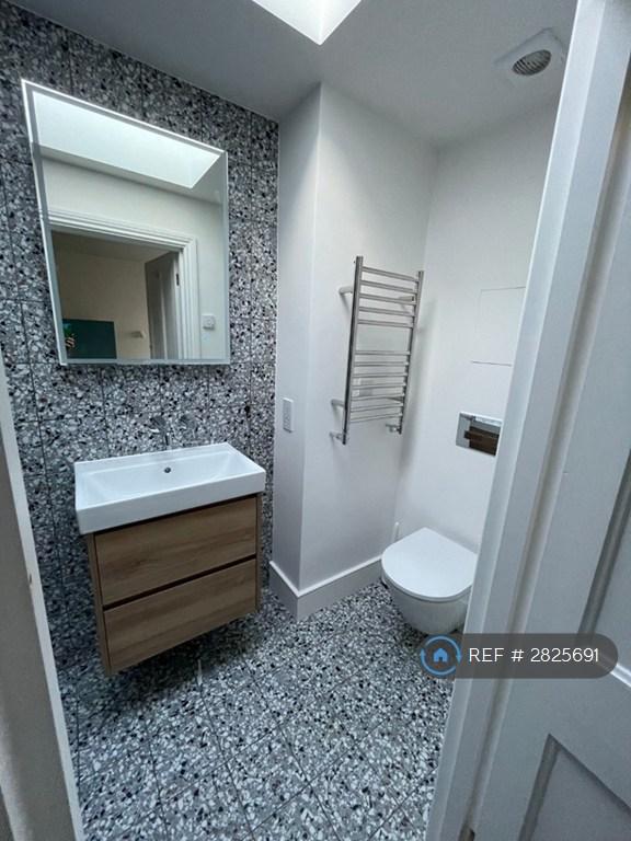 Bathroom Top Floor