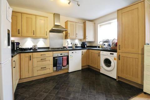 3 bedroom end of terrace house for sale, Boxall Way, Langley