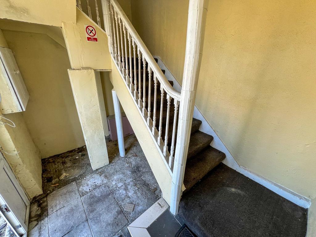 1 Albany Road,...