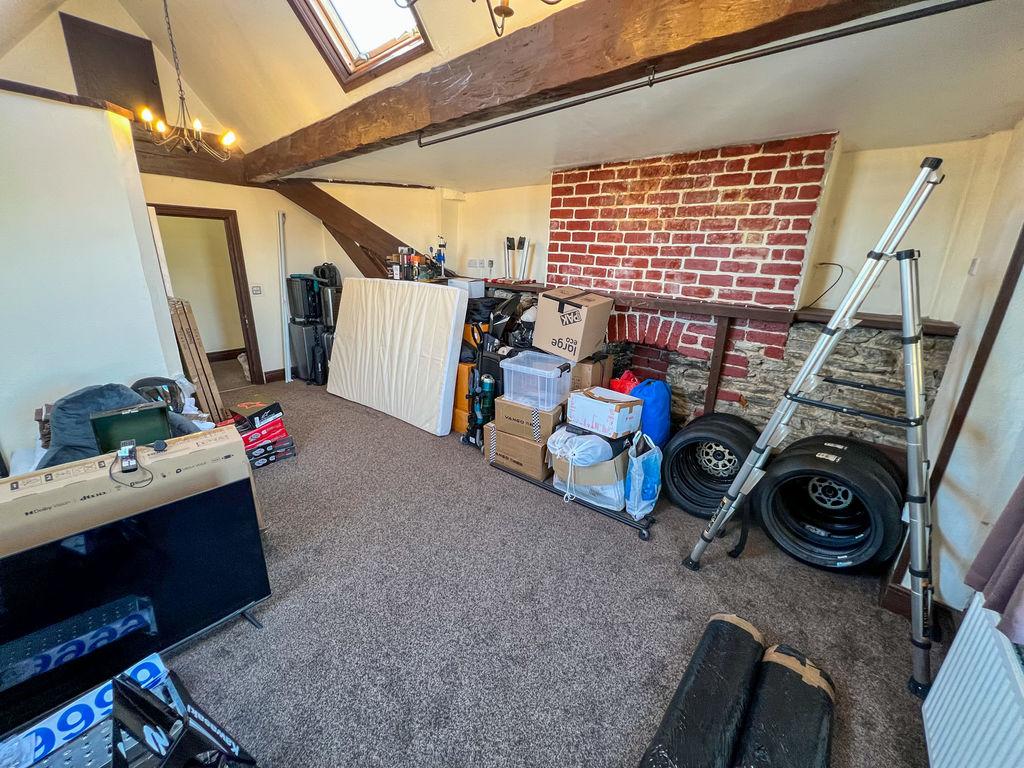 1 Albany Road,...