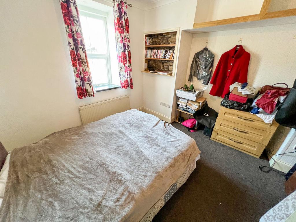 1 Albany Road,...