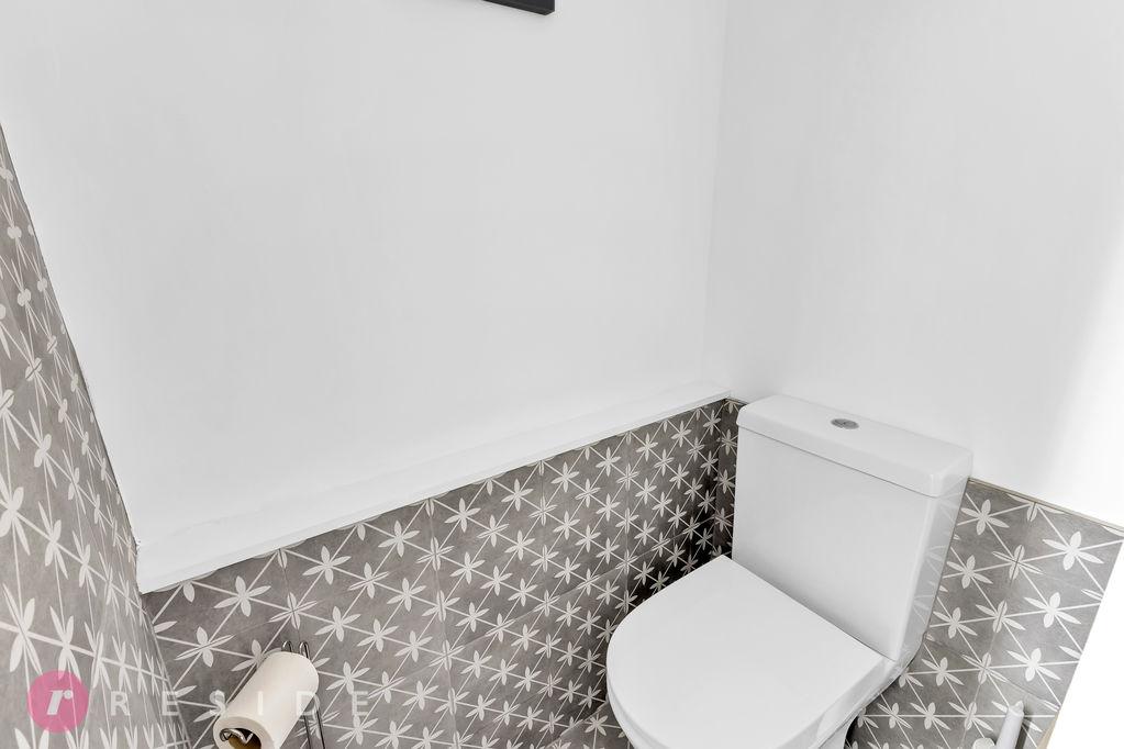 Separate WC