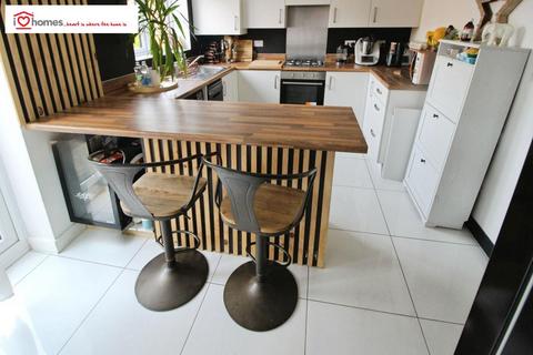3 bedroom semi-detached house for sale, Bluebell Crescent, Walsall