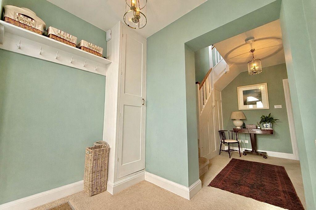 Photo 33