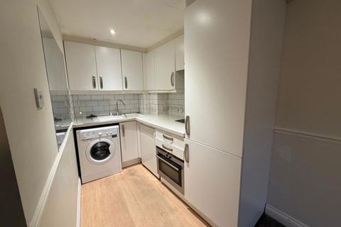 2 bedroom apartment to rent, Upton Park, Slough