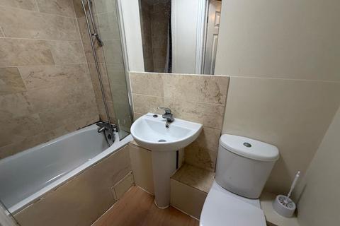 2 bedroom apartment to rent, Upton Park, Slough