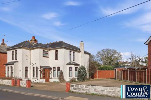 5 bedroom detached house for sale - Ladysmith Avenue, Brightlingsea, CO7