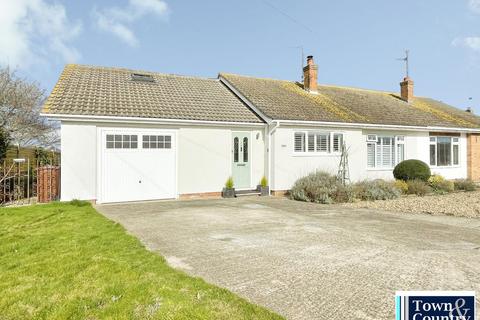 3 bedroom bungalow for sale - Greenhurst Road, Brightlingsea, CO7
