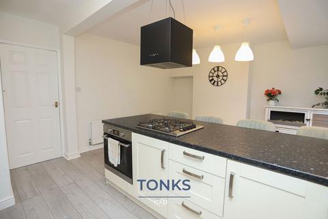 3 bedroom semi-detached house for sale, Stourbridge Road, Halesowen B63