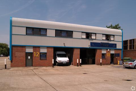 Warehouse to rent, Oxford Rd Wokingham RG41 2YQ
