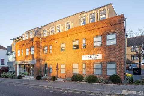 Office to rent - Claremont Ln Esher KT10 9NY