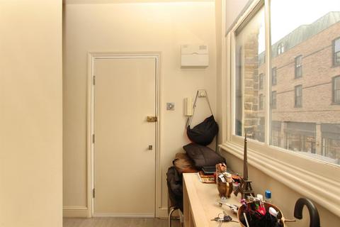 1 bedroom apartment to rent, Kingsland Road, London E8
