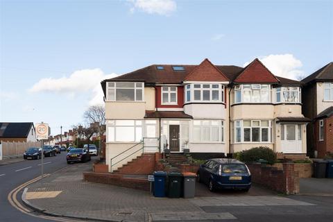 3 bedroom end of terrace house for sale, Hampden Way, London N14