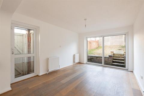 3 bedroom end of terrace house for sale, Hampden Way, London N14