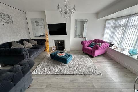3 bedroom semi-detached house for sale, Brentwood Road, Chadwell St Mary