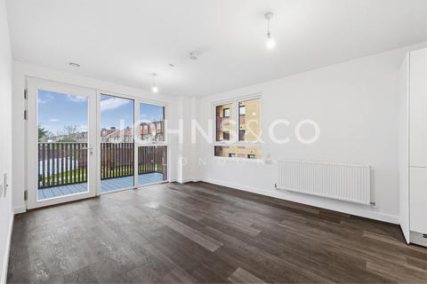 2 bedroom apartment to rent, Royal Gateway, Acton, London, W3