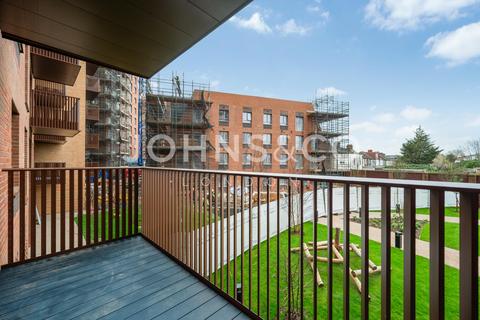 2 bedroom apartment to rent, Royal Gateway, Acton, London, W3