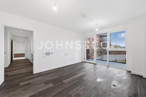 2 bedroom apartment to rent, Royal Gateway, Acton, London, W3