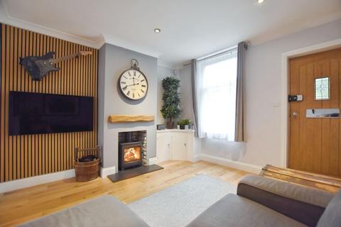 2 bedroom terraced house for sale, Milford Hill, Salisbury                        *VIDEO TOUR*